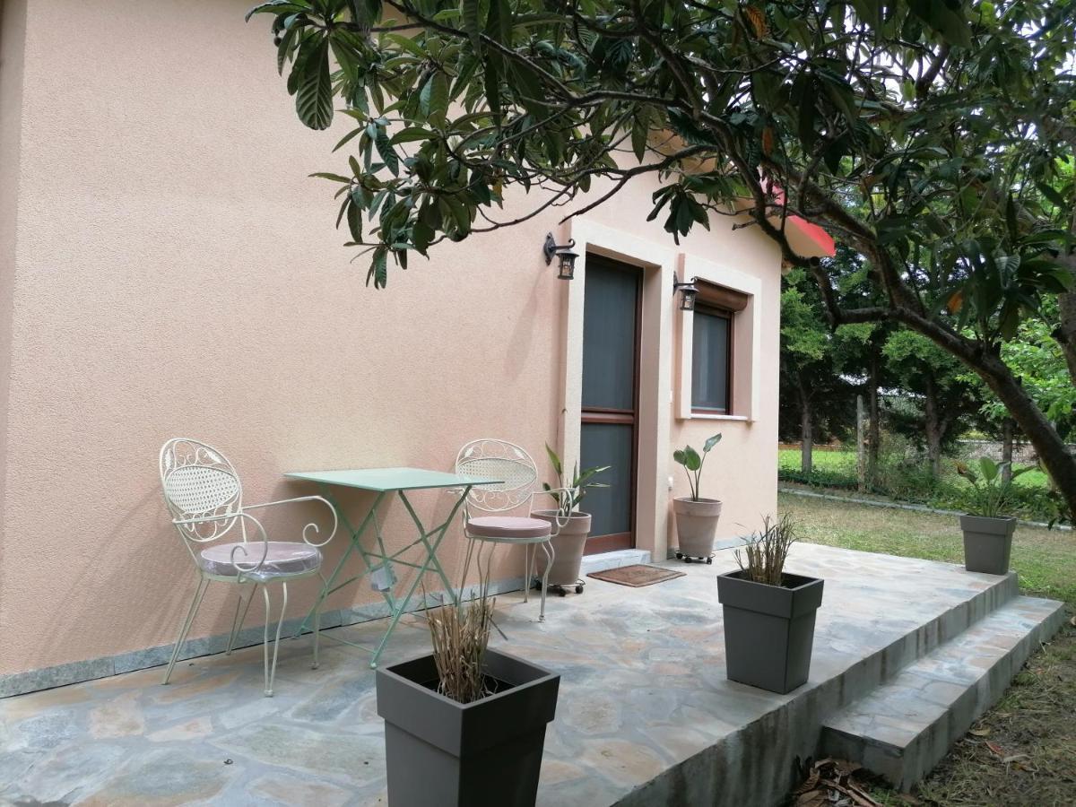 Vila Tiny House By The Sea Nea Skioni Exteriér fotografie