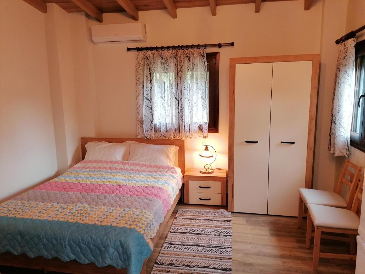 Vila Tiny House By The Sea Nea Skioni Exteriér fotografie