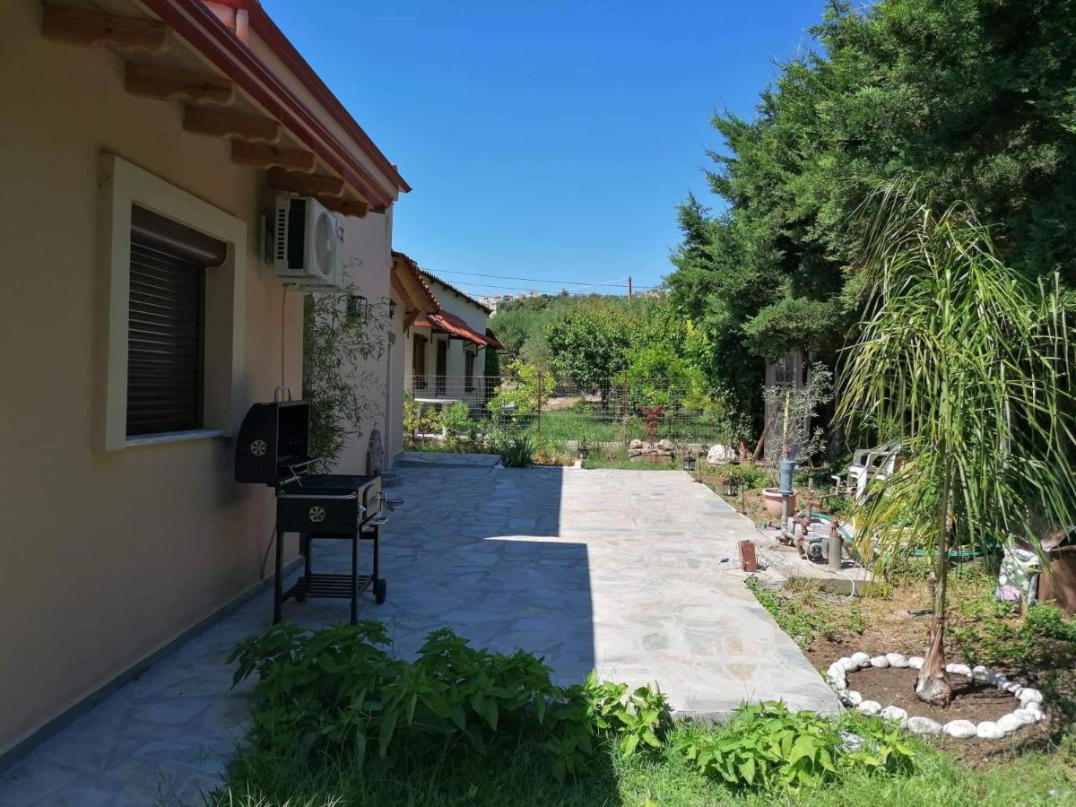 Vila Tiny House By The Sea Nea Skioni Exteriér fotografie
