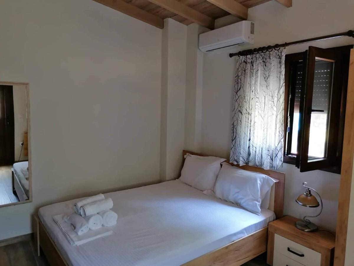 Vila Tiny House By The Sea Nea Skioni Exteriér fotografie
